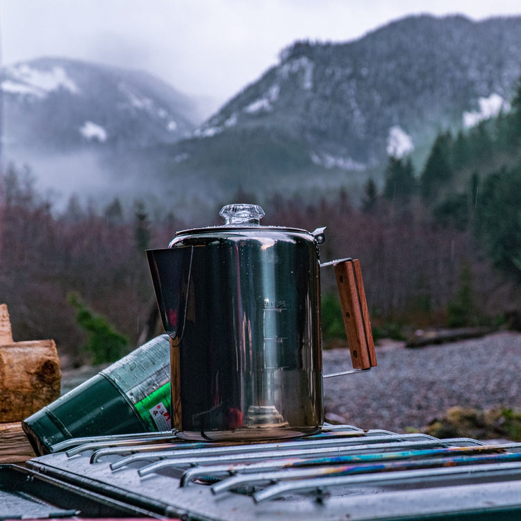 COLETTI Bozeman Camping-koffiepot, koffiepercolator, percolator, koffiepot voor kampvuur of fornuis, koffiezetapparaat, 9 kopjes COLETTI Bozeman Camping-koffiepot, koffiepercolator, percolator, koffiepot voor kampvuur of fornuis, koffiezetapparaat, 9 kopjes